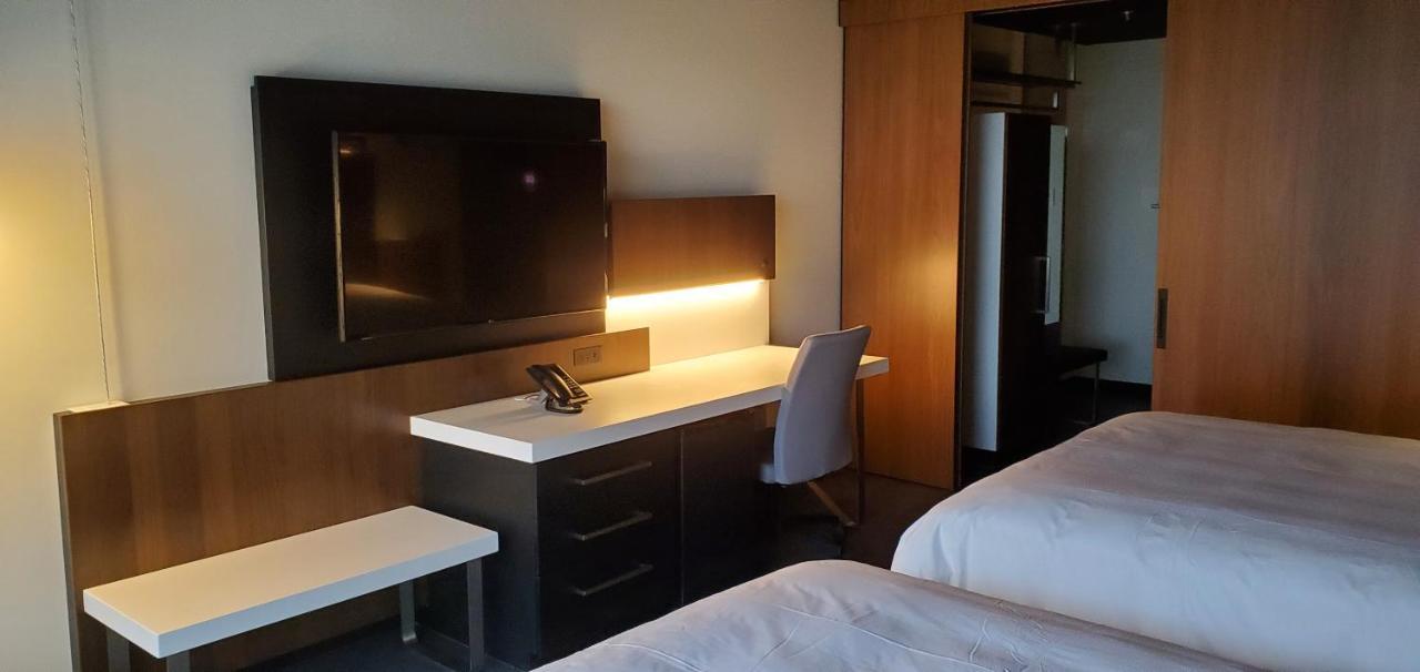 Grand Times Hotel Laval - Centropolis Kültér fotó
