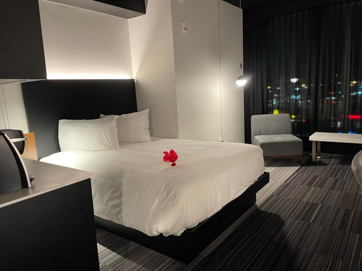 Grand Times Hotel Laval - Centropolis Kültér fotó
